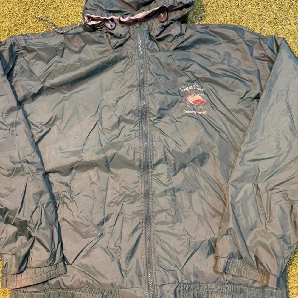 Cape Cod Cranberry Harvest grey windbreaker jacket #windbreaker #outdoor